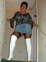 KinkyCarol-White PVC BootsPictures