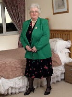 British granny playing with her voluptous body