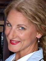 Curvy British housewife getting very frisky