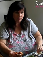 Suzie Q Has Big Boobs - Big Boobed Amateurs