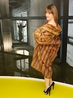 Pandora-Fur Coat FlashingPictures