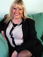 British mature lady fucking hard and long